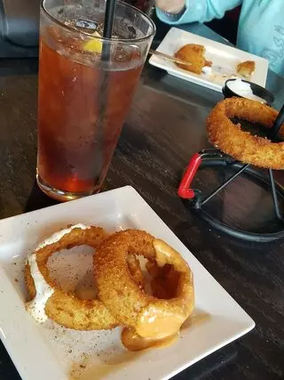 Red Robin Gourmet Burgers and Brews