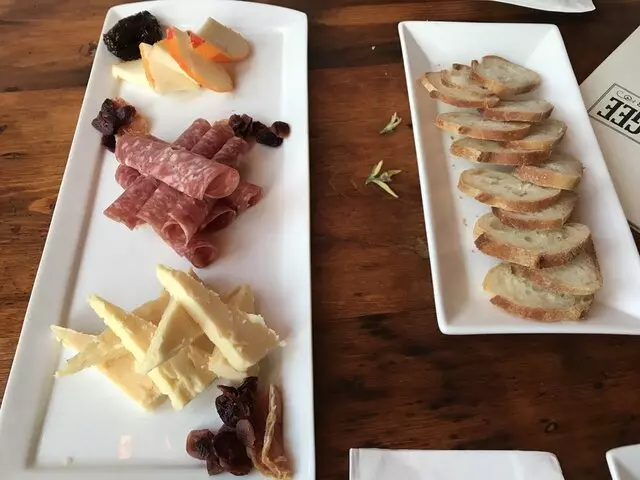 Apogee Wine Bar