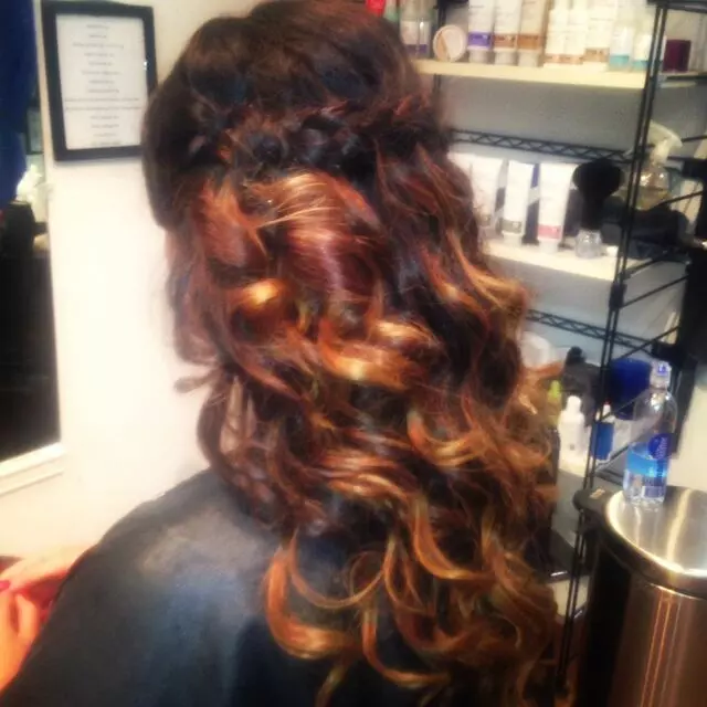 Aleeza’s Hair N Nail Works