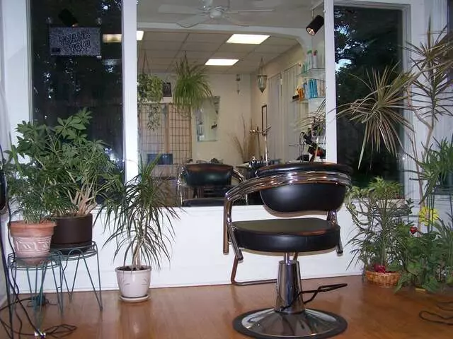 Aleeza’s Hair N Nail Works