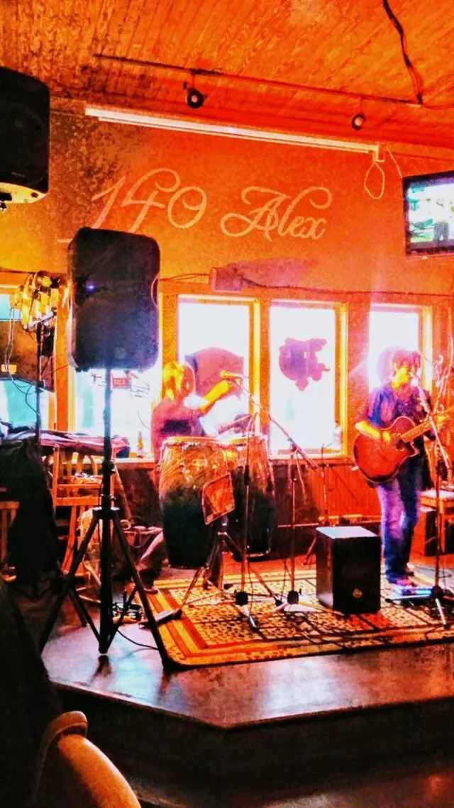 140 Alex Bar and Grill