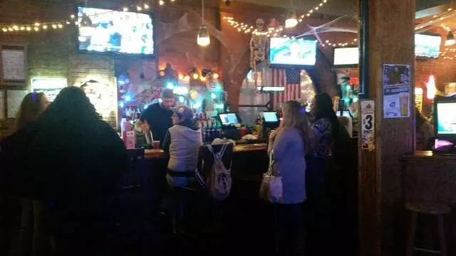 140 Alex Bar and Grill