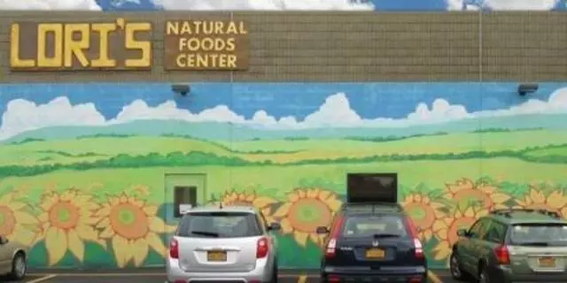 Lori&apos;s Natural Foods Center