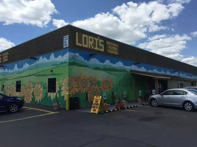 Lori&apos;s Natural Foods Center