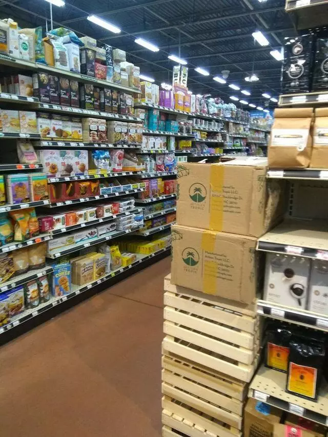 Lori&apos;s Natural Foods Center