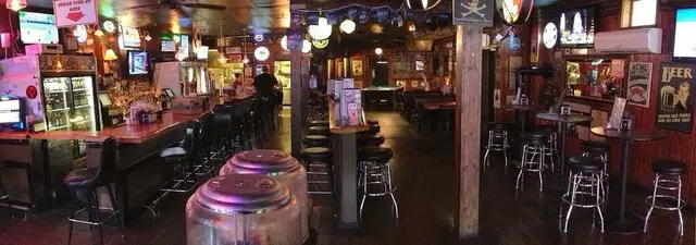 Acme Bar & Pizza