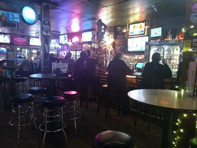 Acme Bar & Pizza