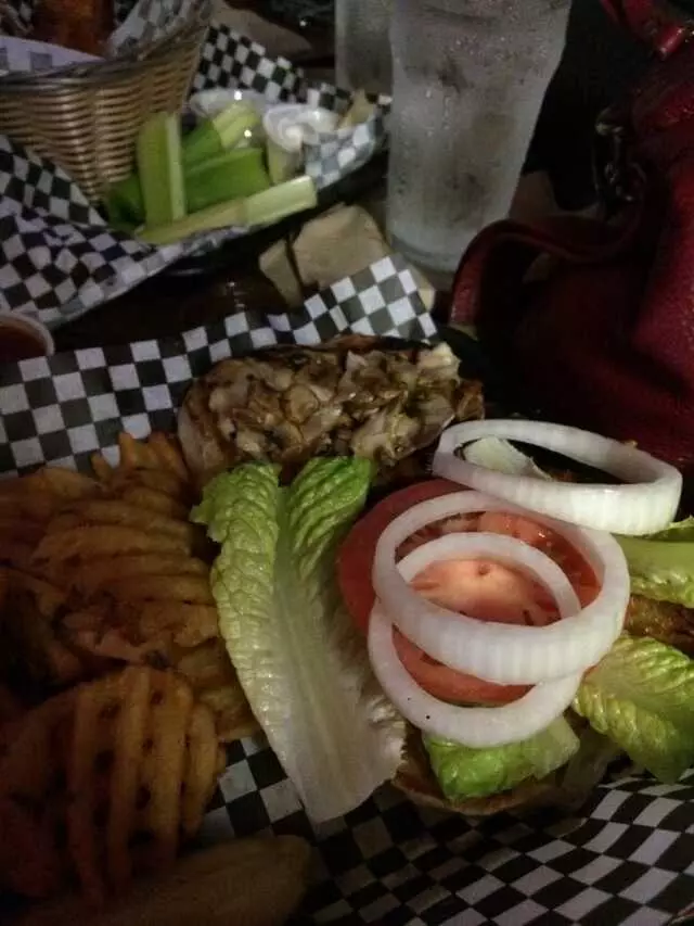 Acme Bar & Pizza