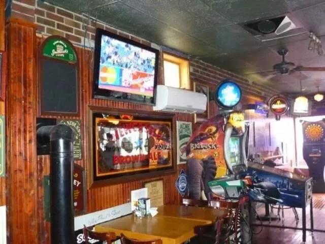 Acme Bar & Pizza