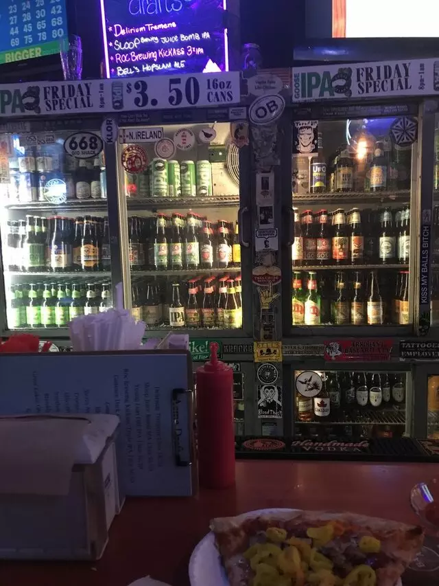 Acme Bar & Pizza
