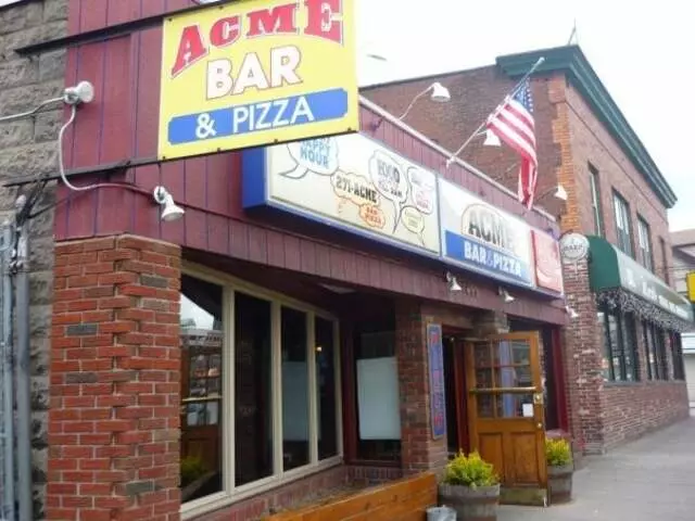 Acme Bar & Pizza