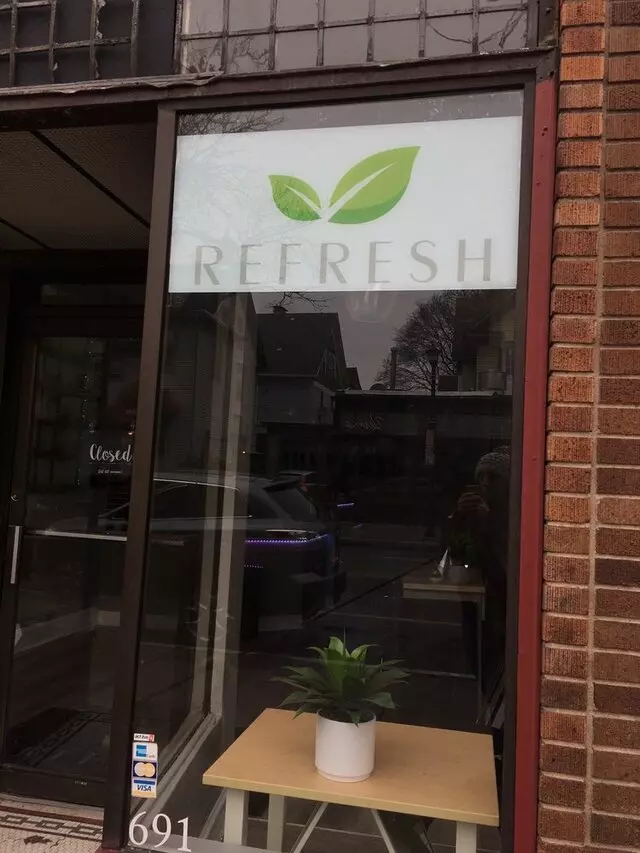 Refresh Cafe and Smoothie Bar